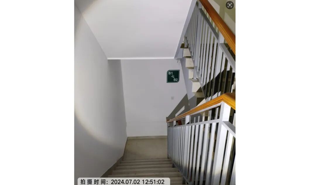 kj 中心医院负一16步梯.jpg